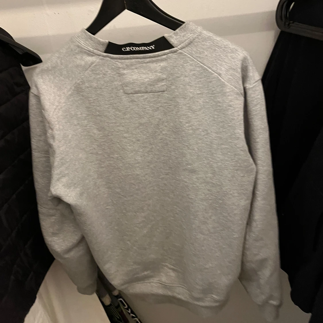 Grå sweatshirt från C.P. Company - 2