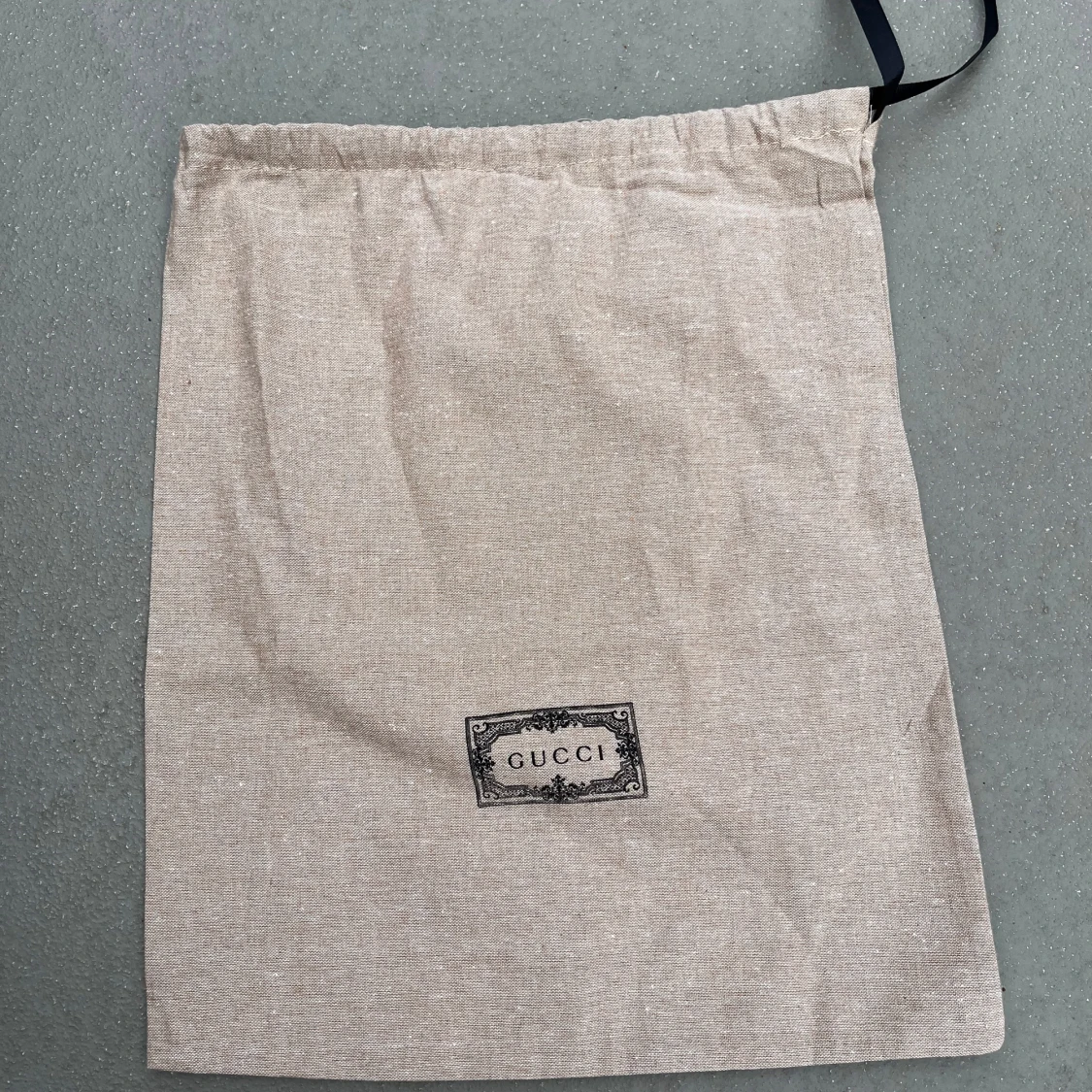 Svart keps från Gucci  - 3