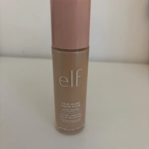 E.L.F. Halo Glow - Säljer min ELF halo glow i färgen 0.5 fair, då den inte kommer till användning. Den är endast öppnad för att kolla färgen, alltså inte använd 