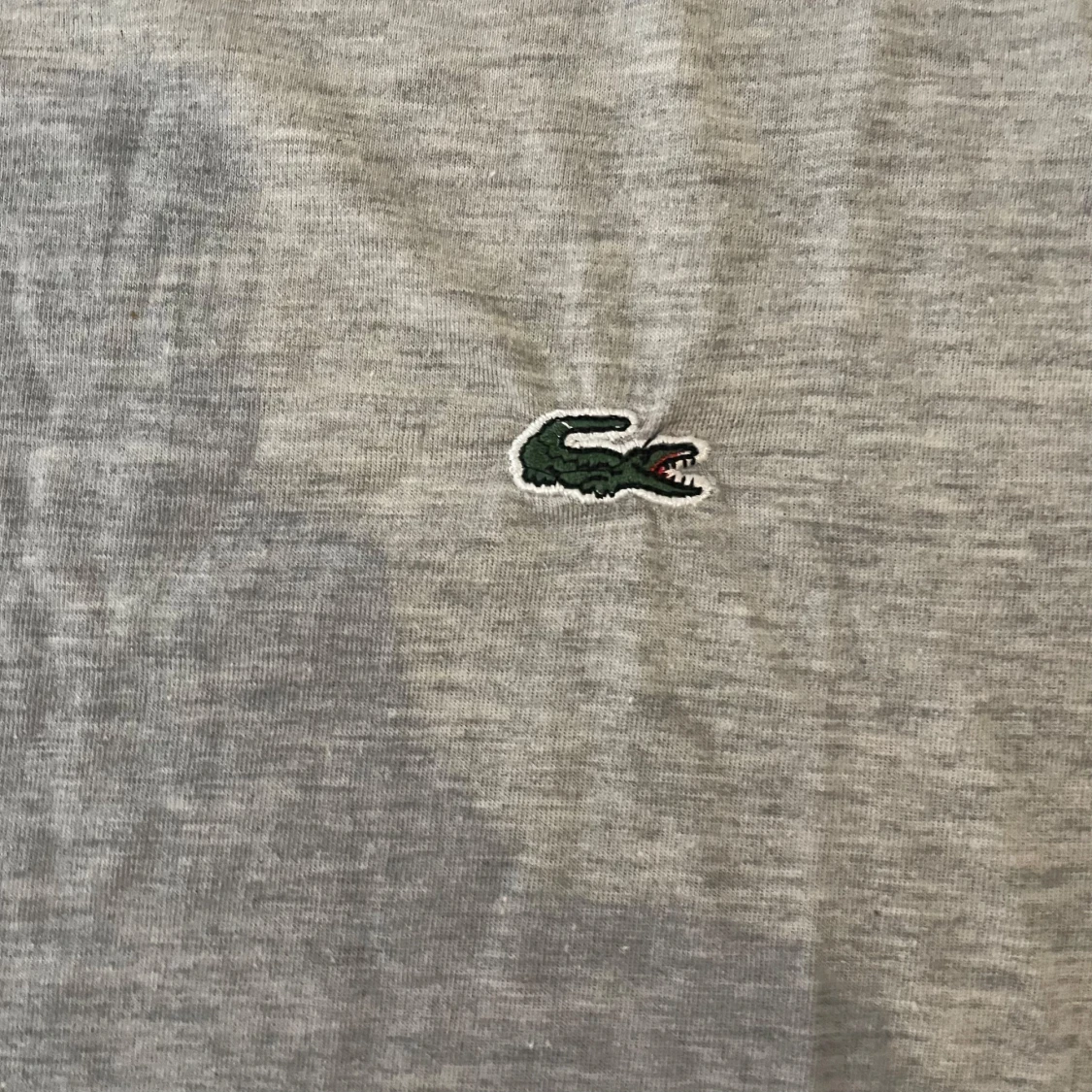 Grå t-shirt från Lacoste - 1