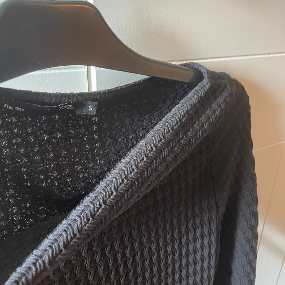 Svart croppad ribbad tröja Lager 157 - 2