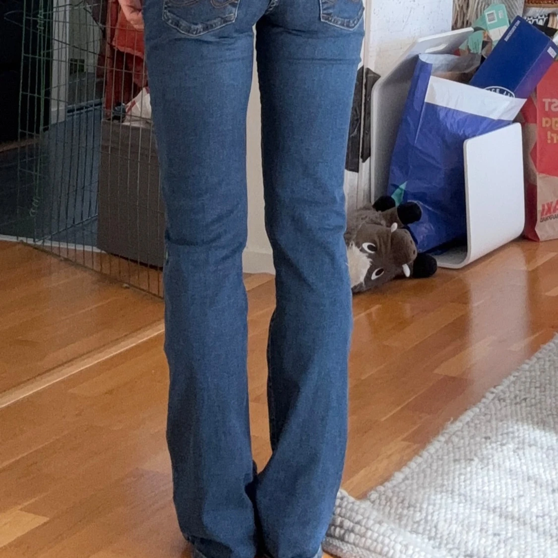 Blå bootcut jeans med extremt låg midj - 1