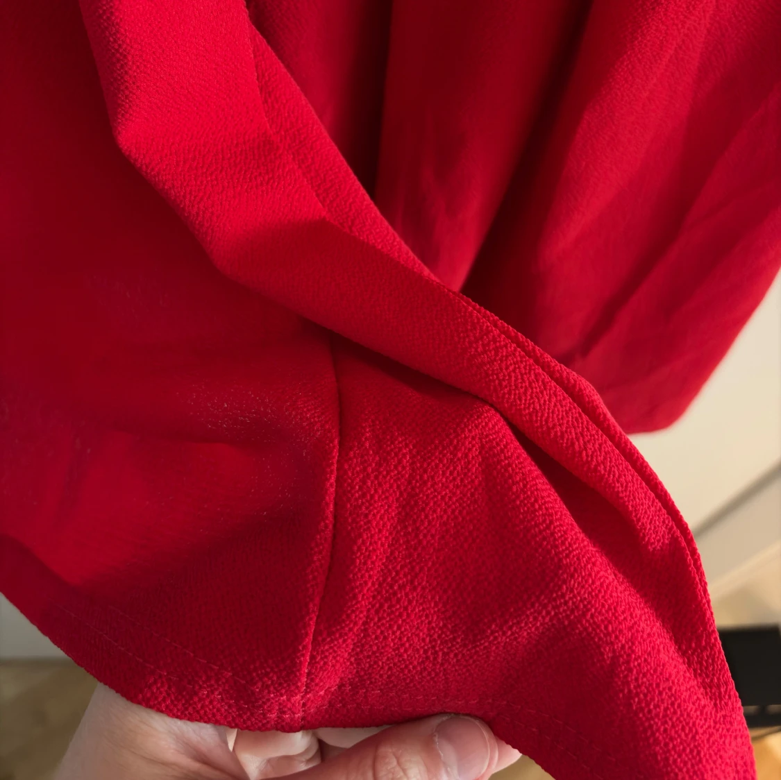 Röd lång kappa från Boohoo - 3