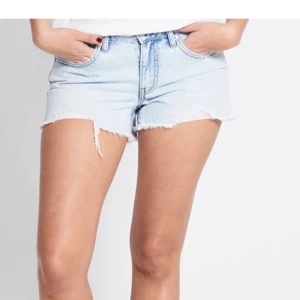 Ljusblå jeansshorts  - Snygga ljusblå jeansshorts från lager 157, helt nya strl s🥰