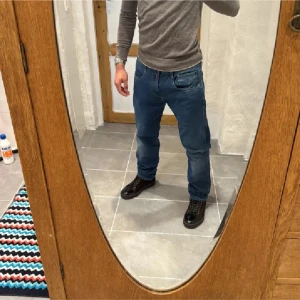 Replay jeans  - Ett par snygga jeans från Replay i storlek W34 L32 i modellen Anbbas 