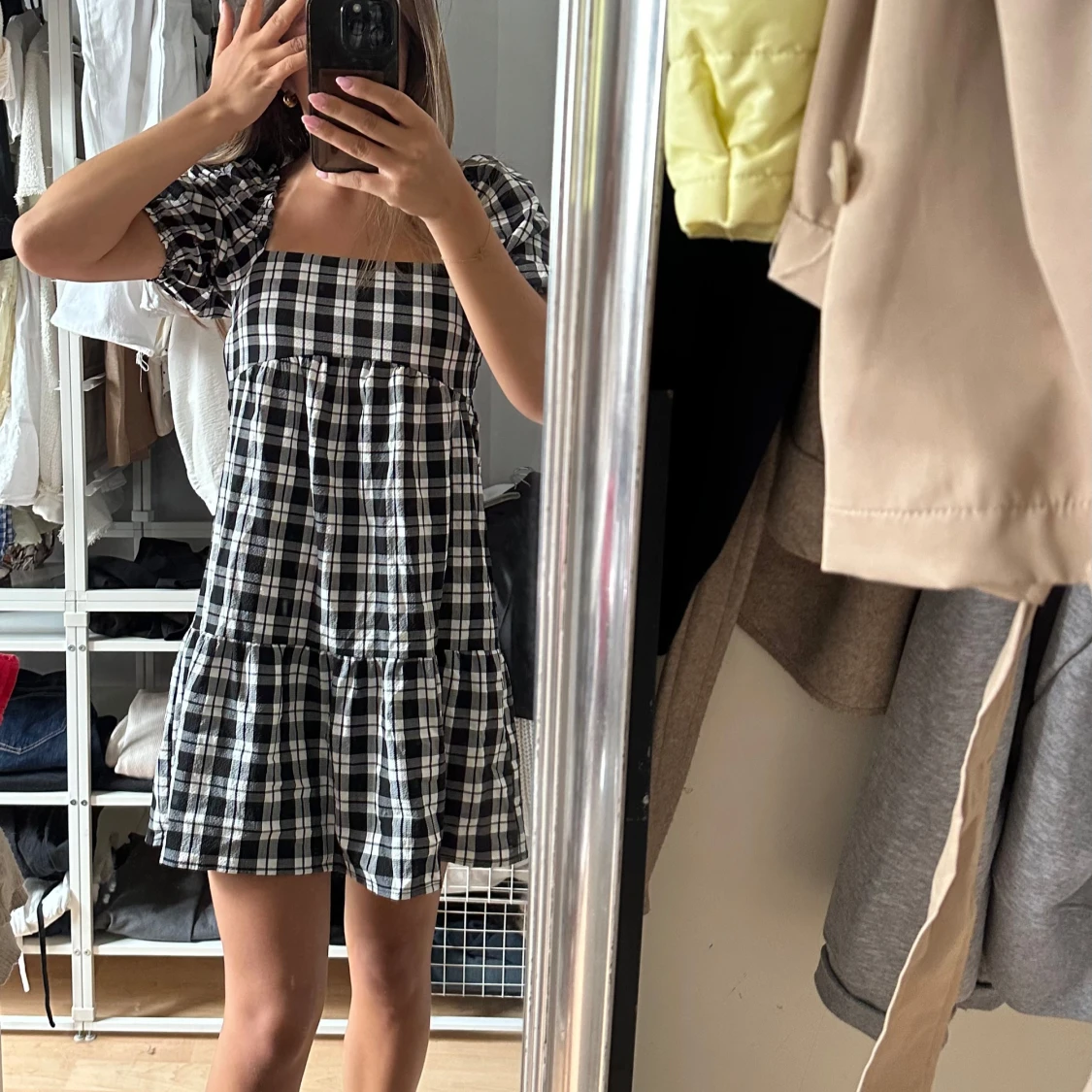 Rutig svartvit kort klänning - 1