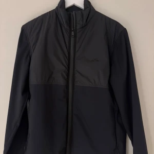 J.Lindeberg hybrid jacket  - J.lindeberg hybrid jacka använd fåtal gånger riktigt fin och fräsch