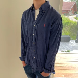 Polo Ralph lauren linneskjorta  - Säljer nu denna Polo Ralph lauren linneéskjorta, skriv för fler bilder/frågor🙌🏼