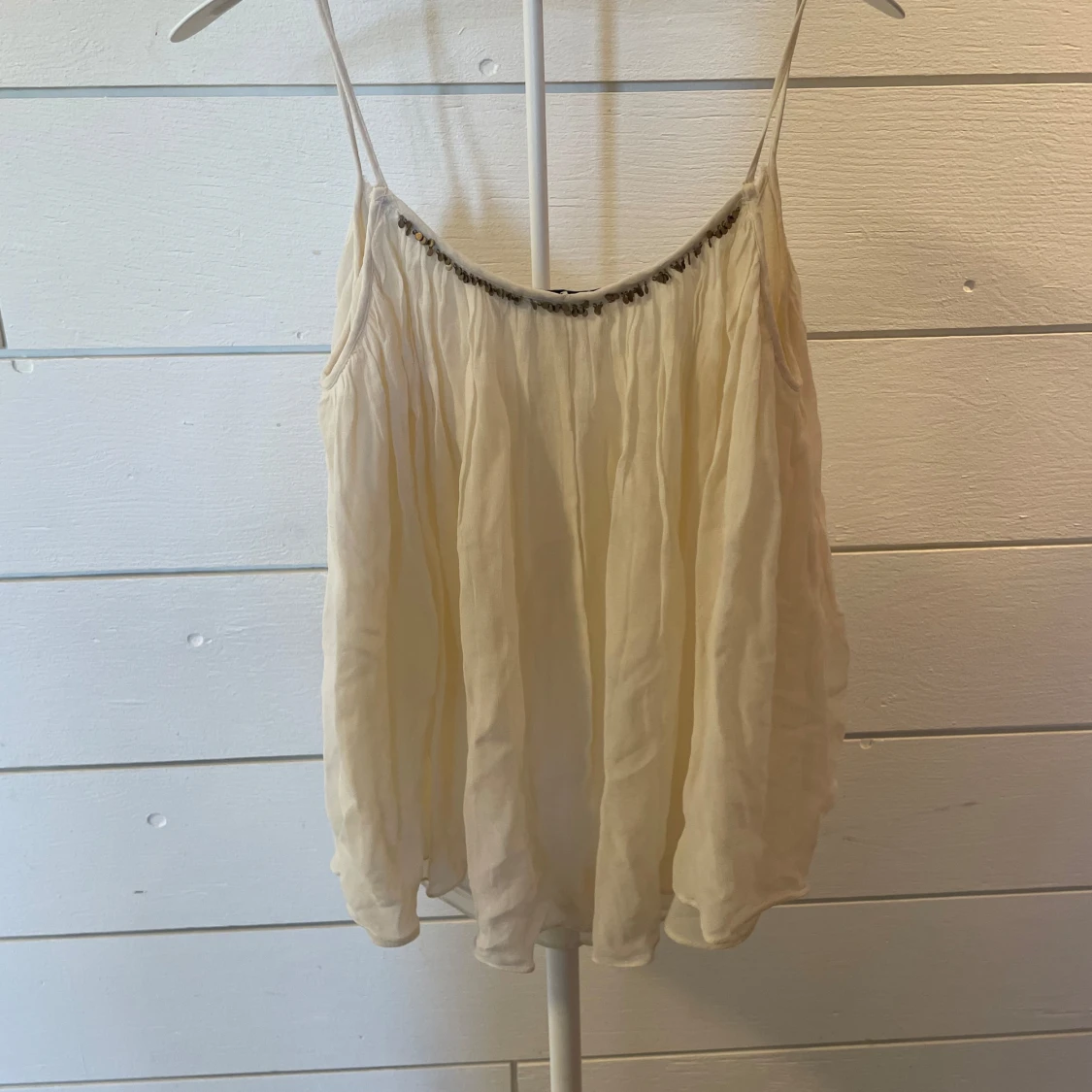 Ljusbeige linnetopp från Zara Basic - 1