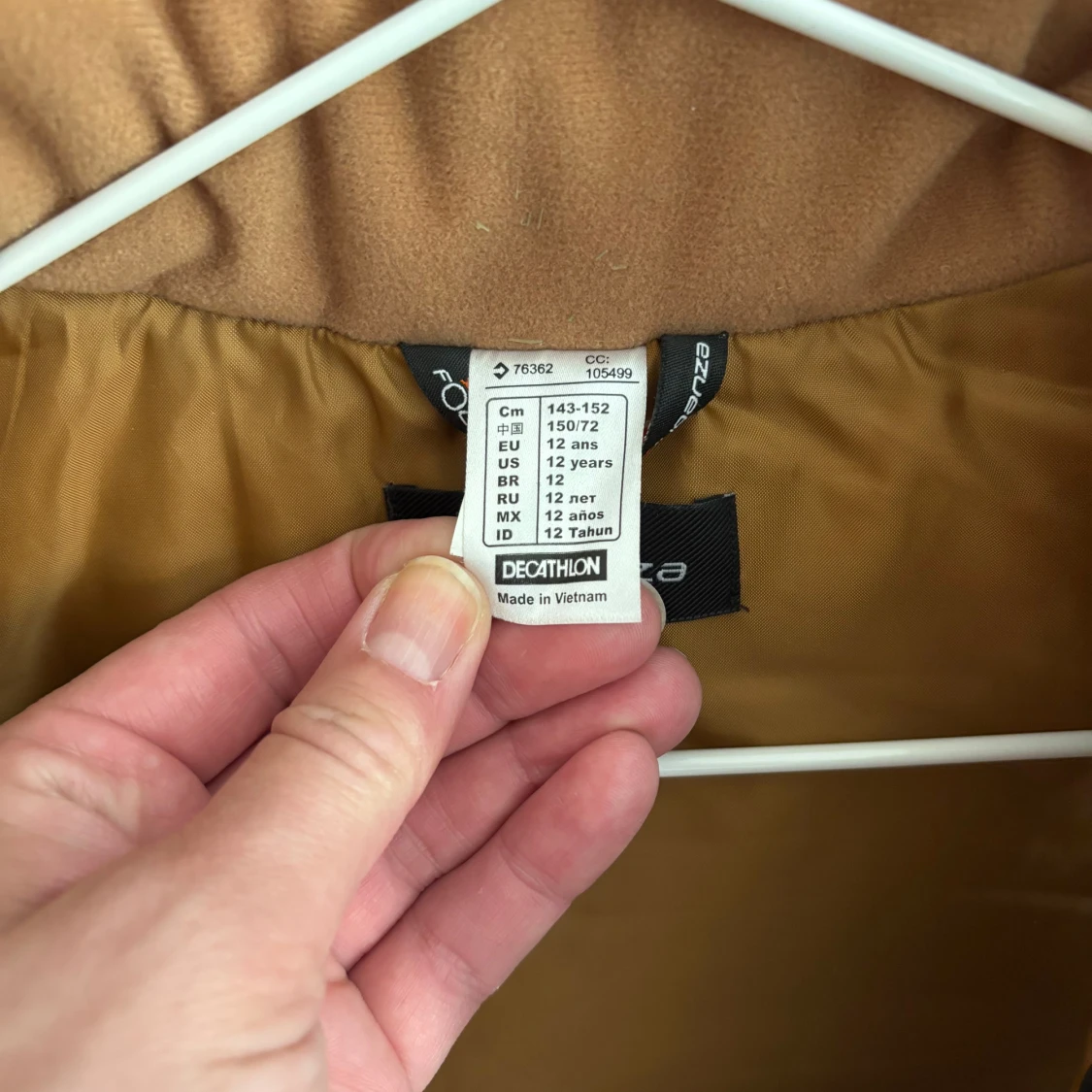 Svart dunväst från Fouganza, strl 12 år - 1