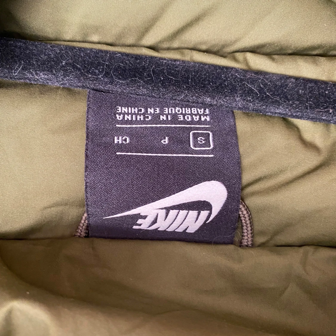 Nike pufferjacka i svart och olivgrön S - 1