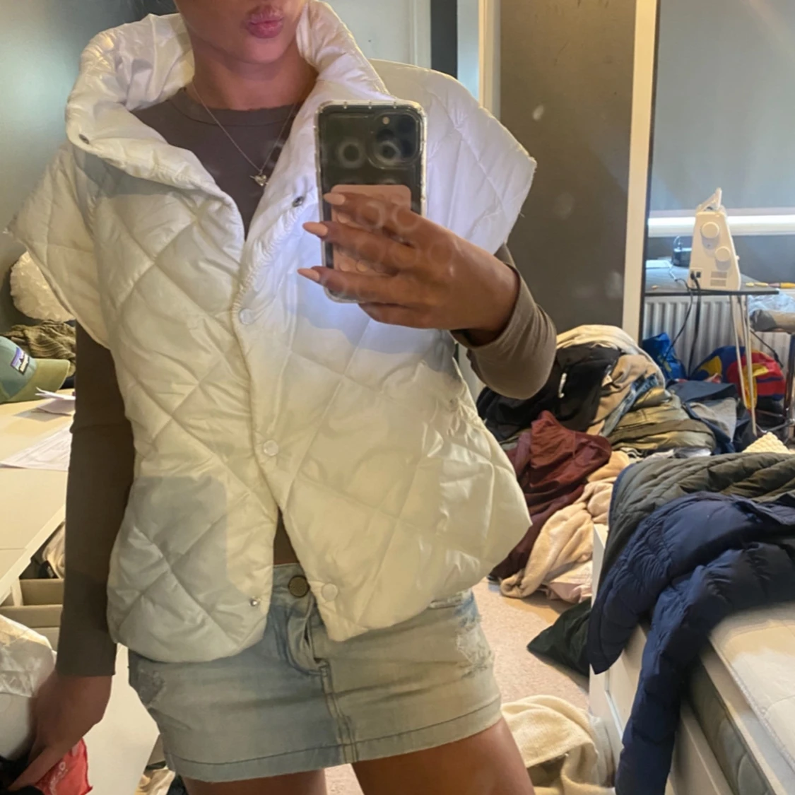 Vit dun cape/ kortärmad jacka