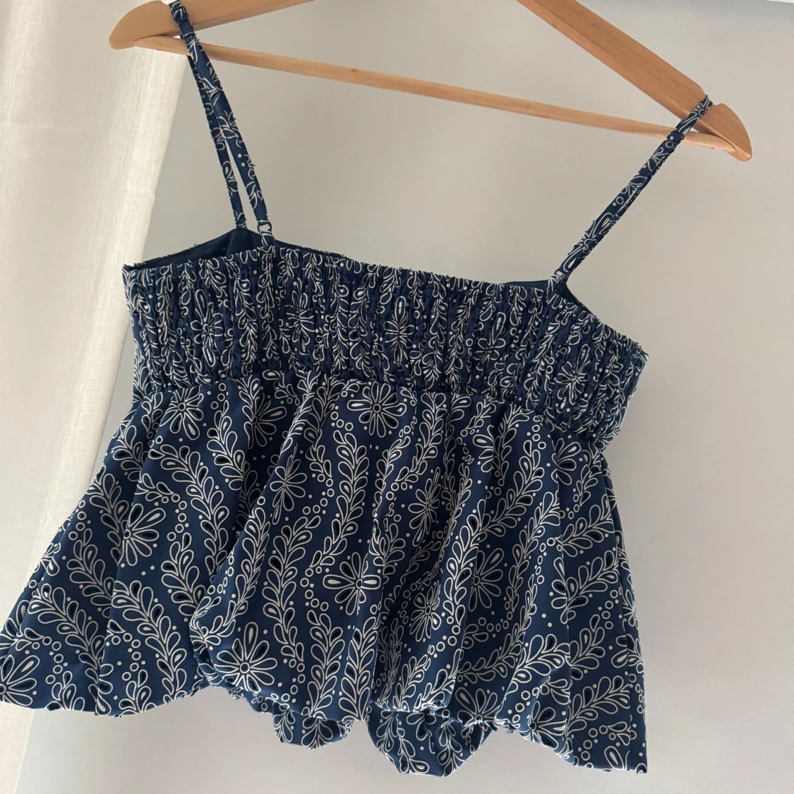 Blommig marinblå topp Zara - 1