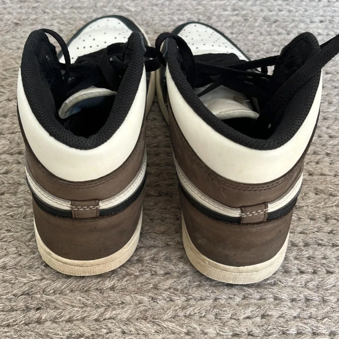 Nike Air Jordan 1 High dark mocha. - 1