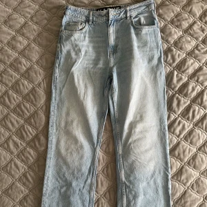 Blåa Jeans - Bara att fråga vid någon fundering, Säljer billigt då jag rensar mina kläder!