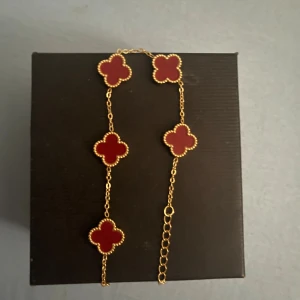 Van Cleef Bracelet - Van cleef bracelet (Fully new not used)