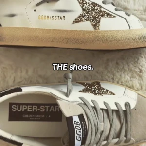 Golden Goose Sneakers - Intressekoll på mina golden goose som är sparsamt använda vid 2 tillfällen! De är i storlek 40 men passar på mig som vanligtvis har 39💗 Vid snabb affär kan jag gå ner i pris 