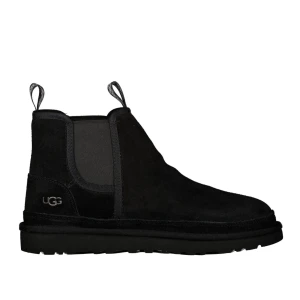 UGG s Chelsea - Hej. Säljer mina UGGS Chelsea i storlek 44. Nypris: 2000kr mitt pris endast 1000kr. 50% rabatt på dessa eftersom vintern har passerat. Otroligt bekväma och fräscha, använda ca 1 månad. Bra att köpa för 1000kr och spara dem inför nästa vintern. Paket, kvitto medföljer! 