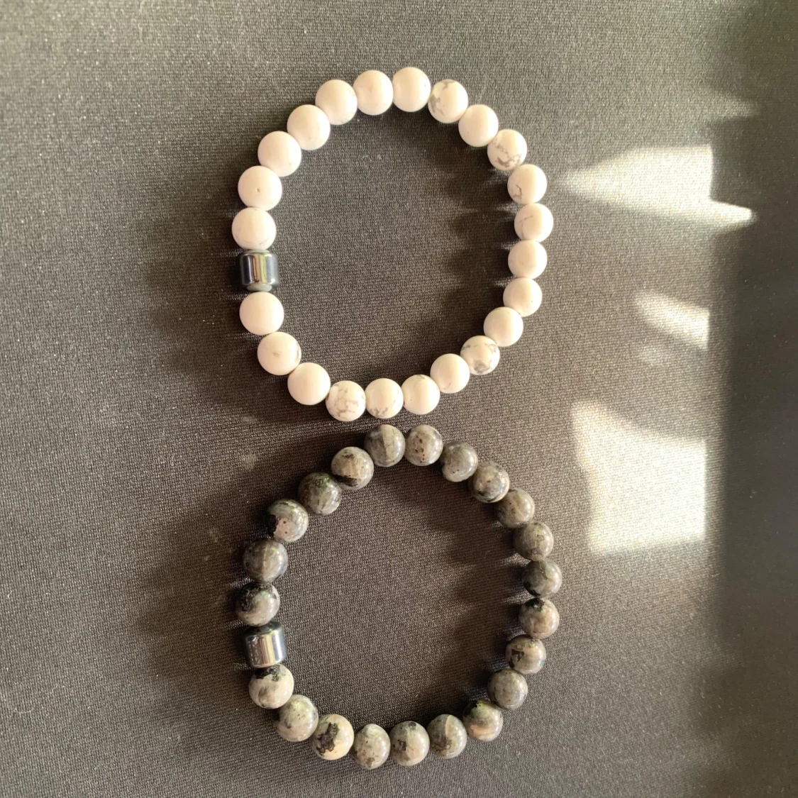 Set med två pärlarmband - 1