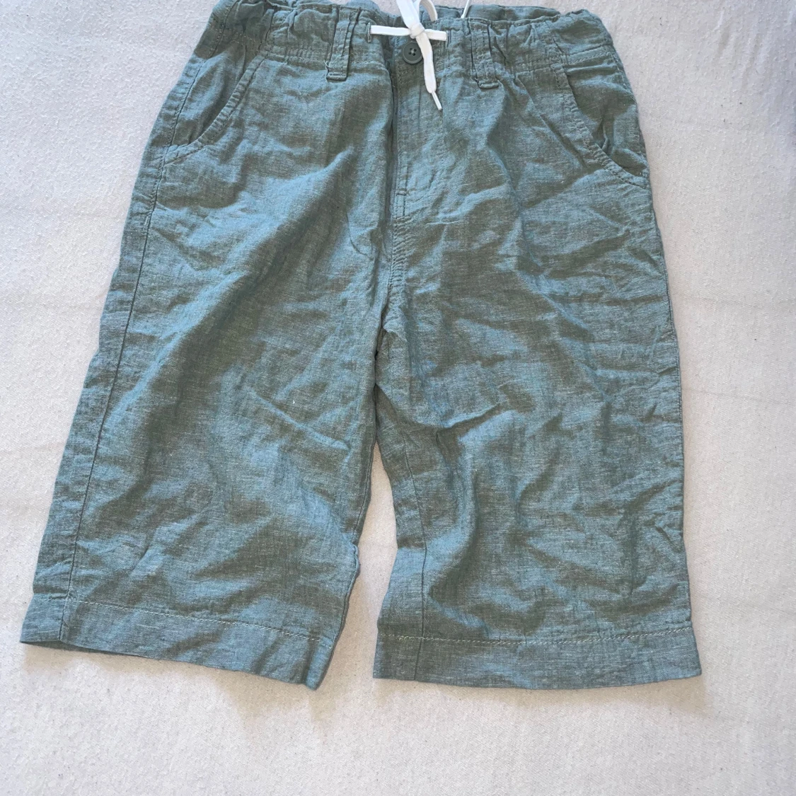 Gröna shorts med snörning