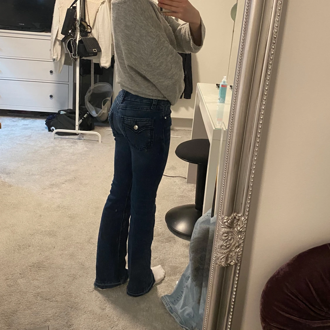 Mörkblå bootcutjeans 🤩 - 2