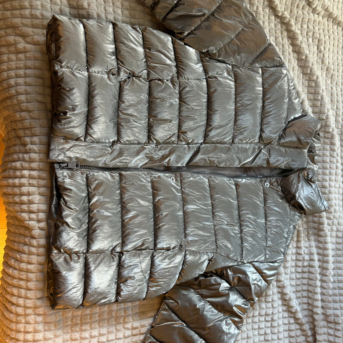 Silverfärgad pufferjacka - 1