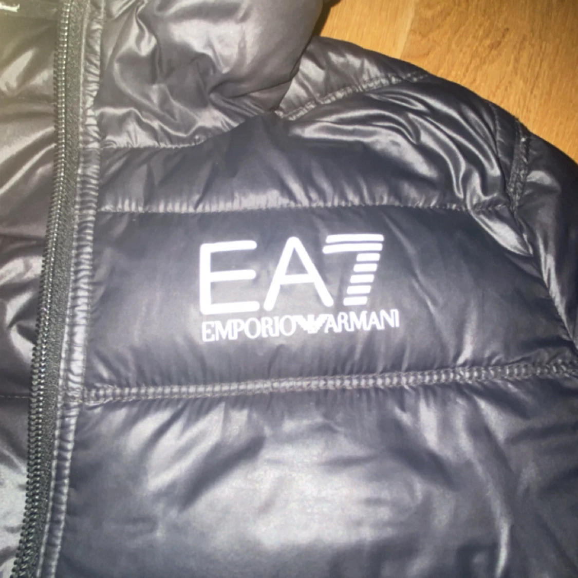 Svart dunjacka från Emporio Armani - 1