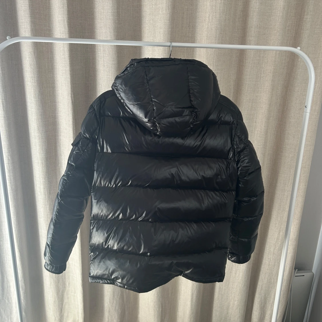 Svart pufferjacka från Moncler - 1