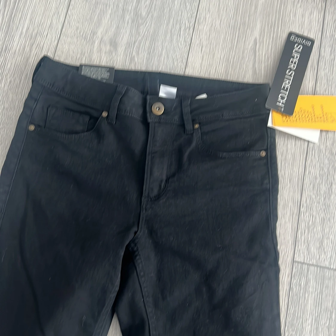 Svarta skinny jeans från Divided - 2