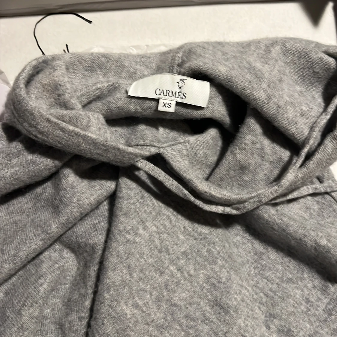 Grå kashmir hoodie från Carmes (XS) - 1
