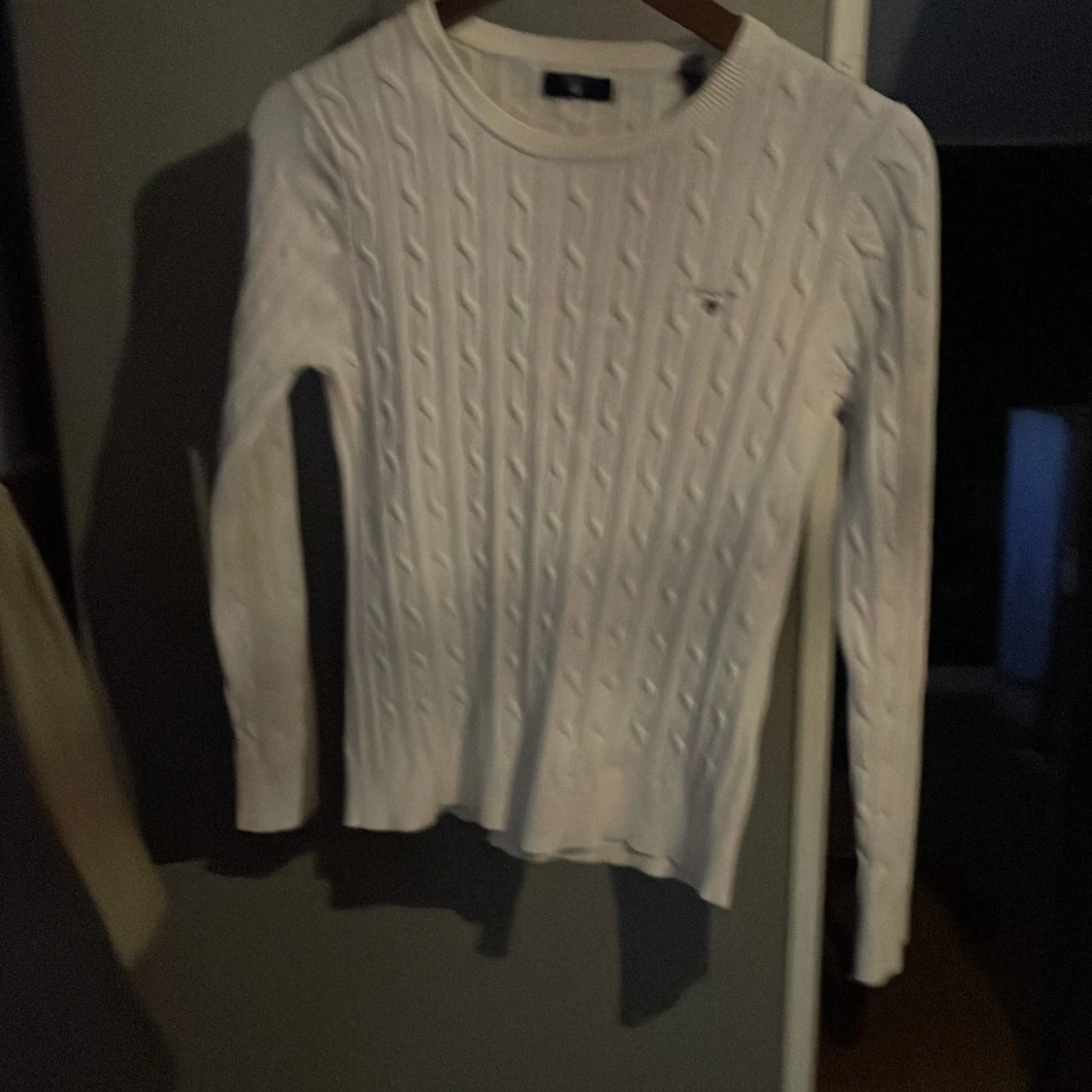 Vit stickad tröja från GANT