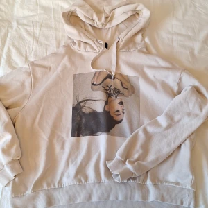 Ariana Grande HM hoodie - I bra skick. 