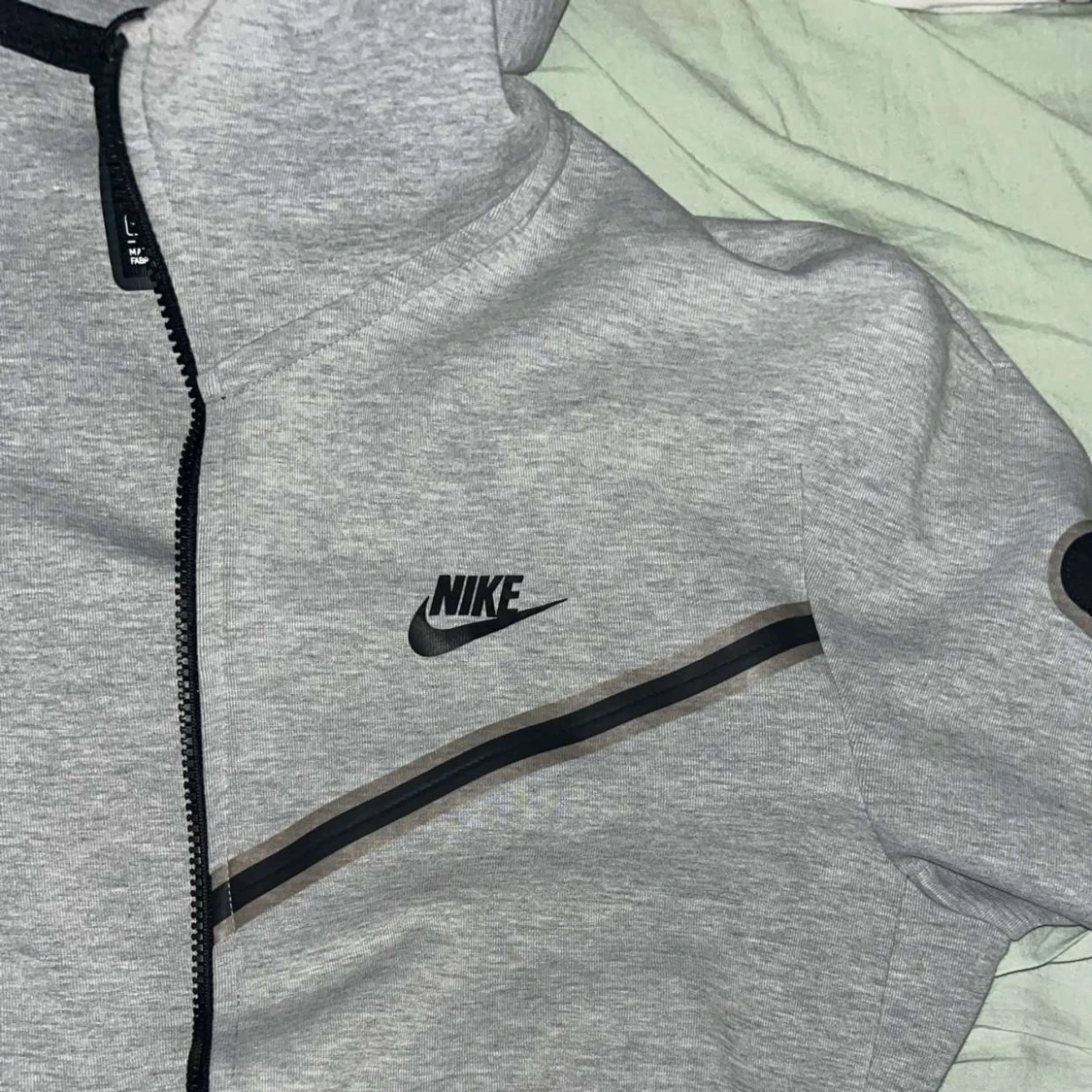 Grå hoodie från Nike - 1
