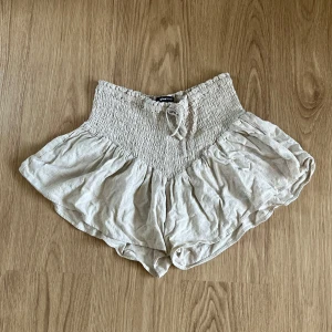 Beige shorts - Väääldigt sköna :)