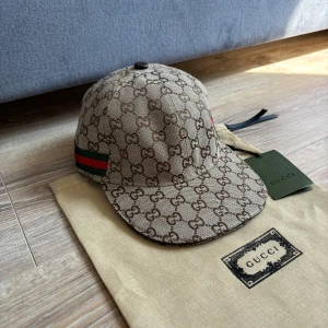 Gucci keps - Säljer en helt ny Gucci keps. Har fler kepsar på profilen.