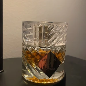 Kilian Angels' Share - Säljer nu min kilian angels share då jag är sugen på annat. Ca 47/50ml kvar och box finns. Självklart äkta. Säljes helst men kan bytas helst mot initio absolute aphrodisiac. Hör av er vid frågor. Priset är inte hugget i sten