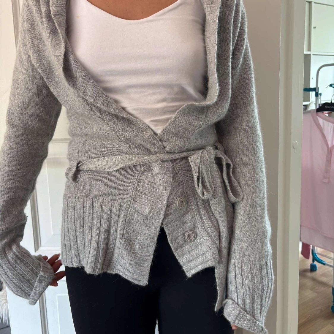 Grå kofta med bälte från ONLY - 1