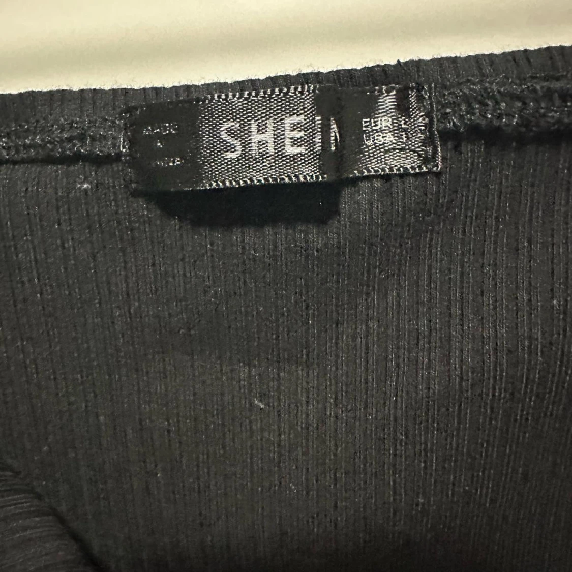 Svart ribbad klänning från SHEIN - 3