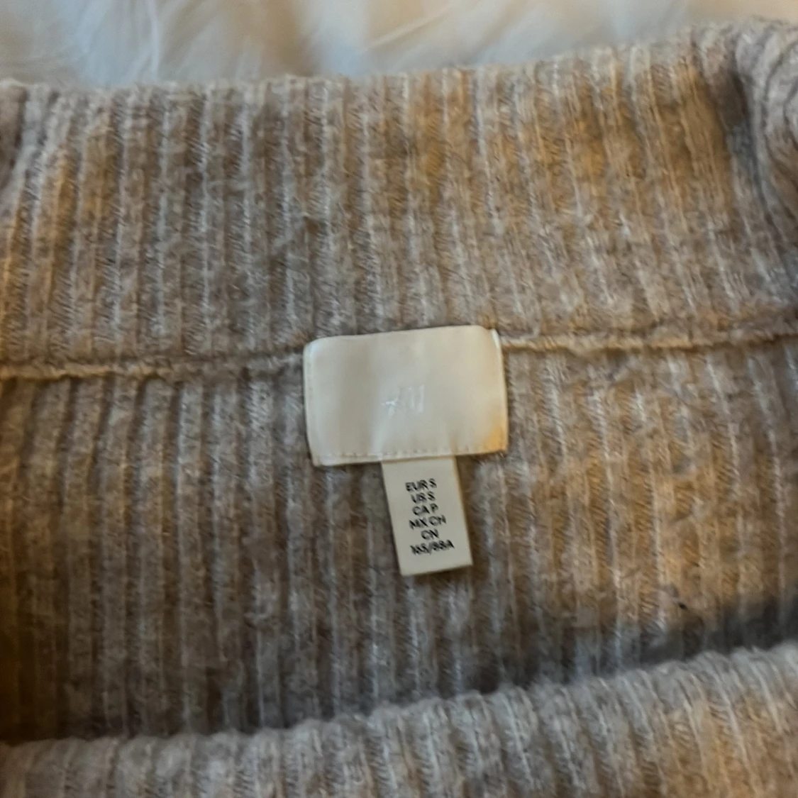 Grå ribbad offshouldertröja H&M - 2