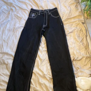 Bsat jeans stickman collection vol.2  - Hej jag säljer mina bsat jeans dom är i Storlek W28 och jag tror dom är använda en gång eller inte als finns inget tecken på slitage. Original pris 1100kr. Frågor eller diskussion om pris? De bara skriva till mig så ser vi vad vi kan komma överens om.