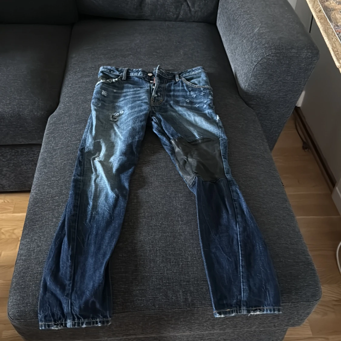 Dsquared2 blå jeans med patch
