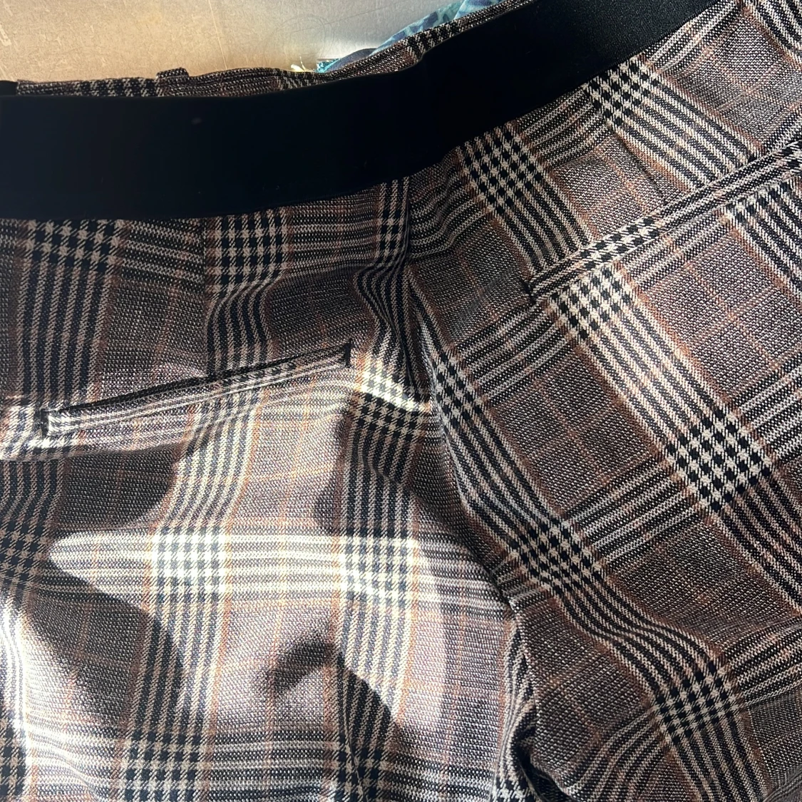 Rutig kostymbyxa från H&M, brun/svart - 4