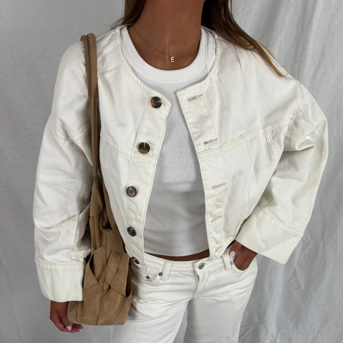 Vit croppad jeansjacka med knappar - 3