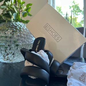 Nya Pumps från Public Desire - | Ett par helt nya oanvända pumps från Public Desire i skick 10/10 | Nypris 400SEK | Storlek 37/38 | Dustbags och Orginalbox medföljer 