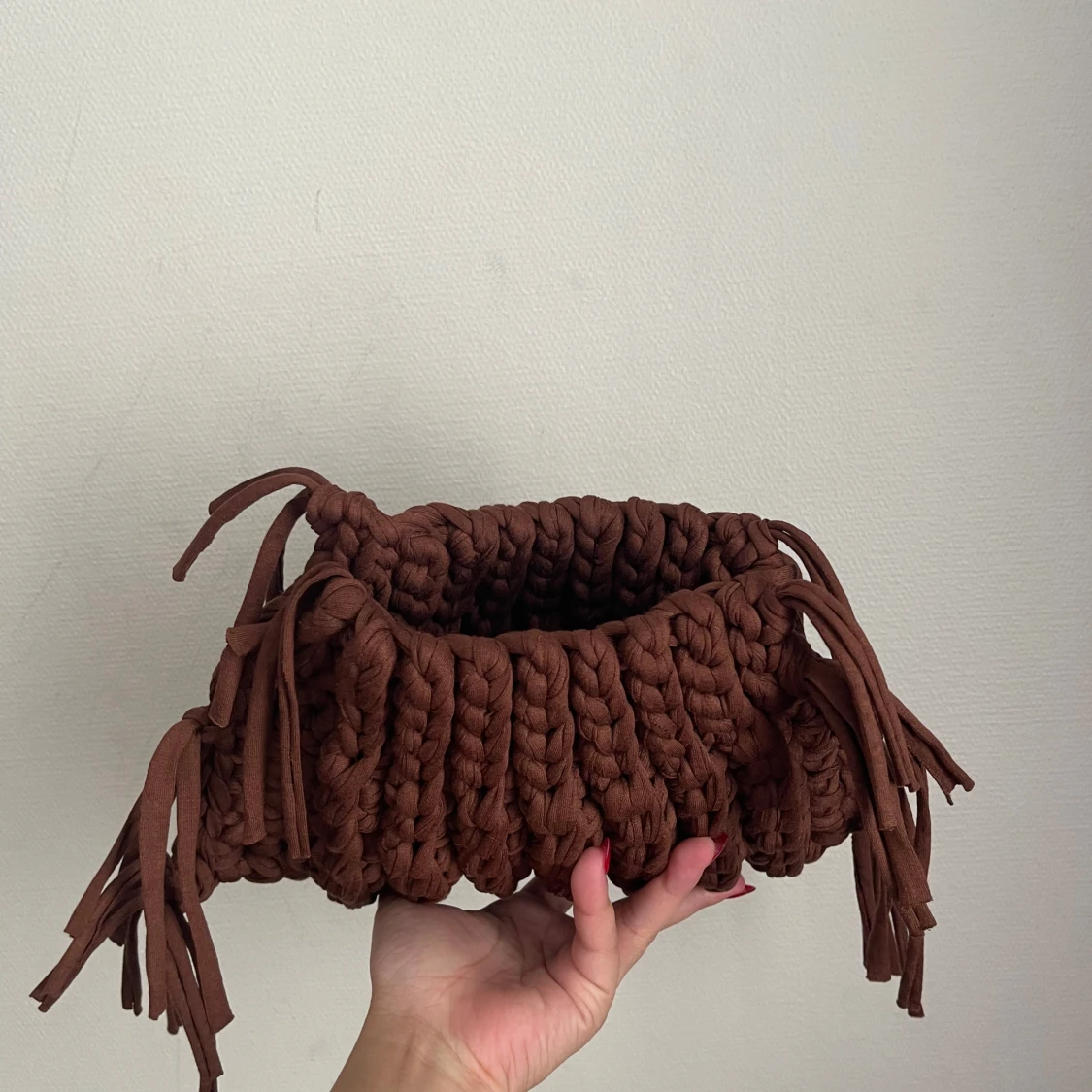 Brun handgjord stickad handväska - 1