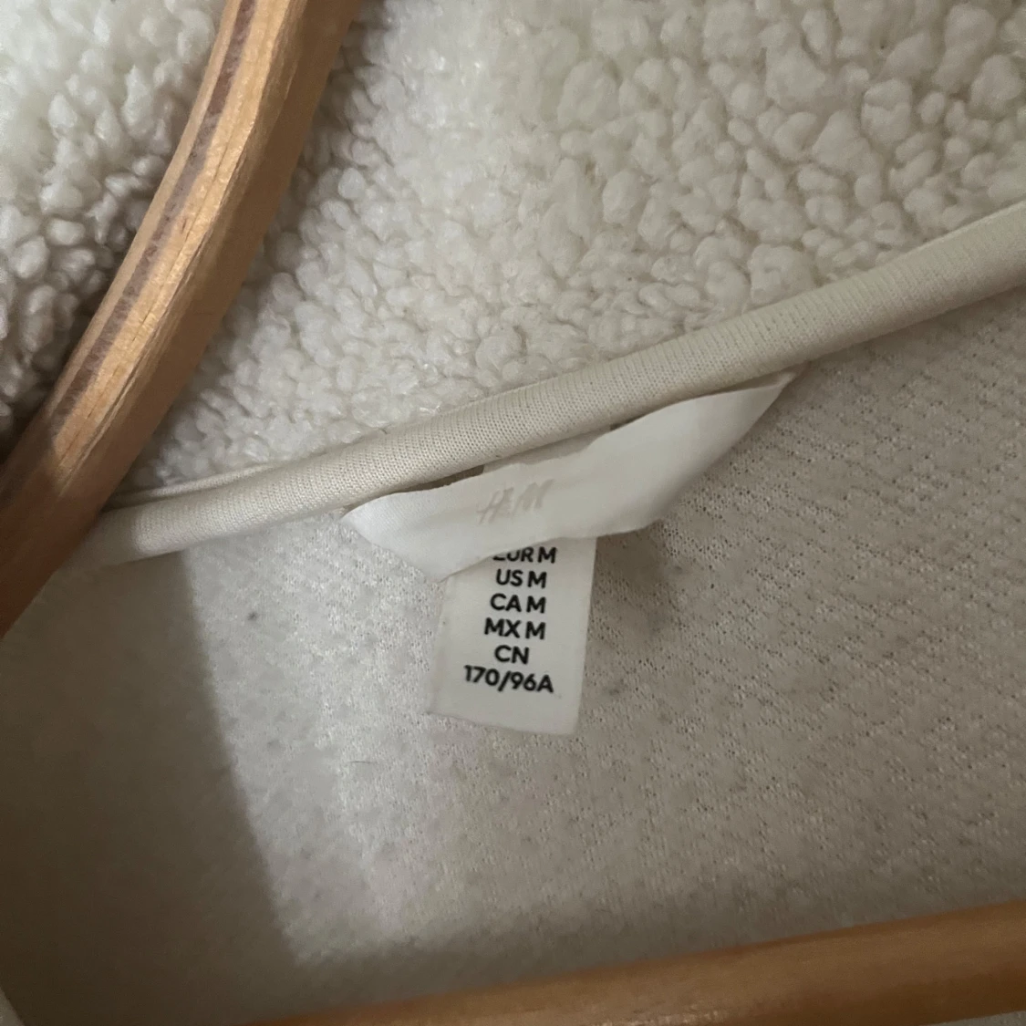 Beige teddyjacka från H&M - 2