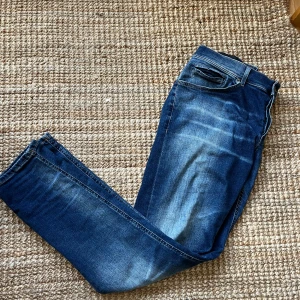 Dondup jeans  - Snygga dondup i bra skick storlek 36 sitter lite mindre. 
