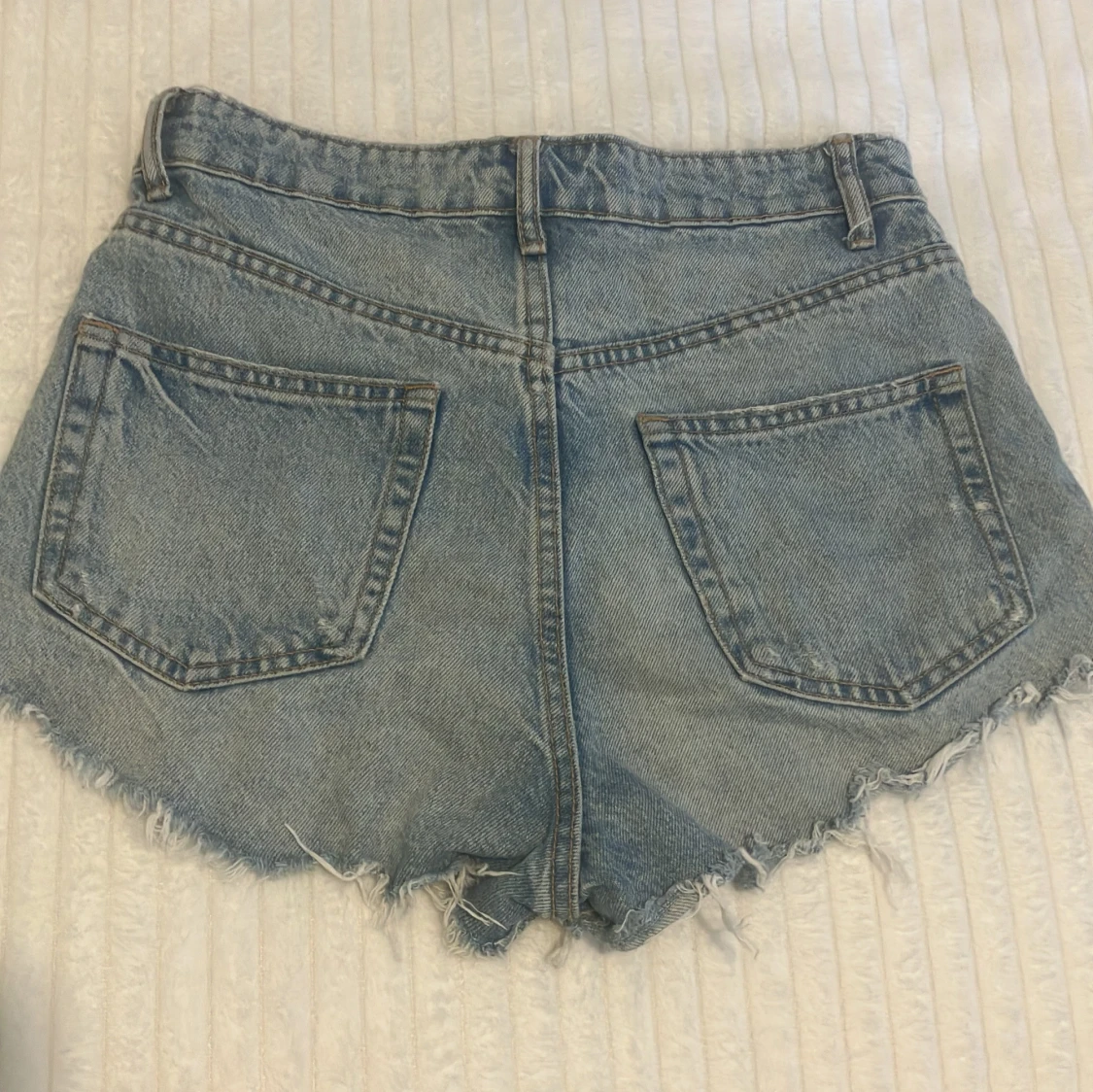 Ljusblå jeansshorts från Zara - 2
