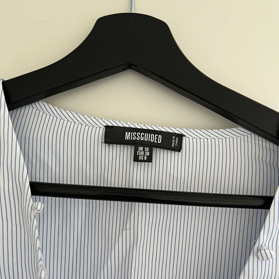 Randig kortklänning från Missguided - 2