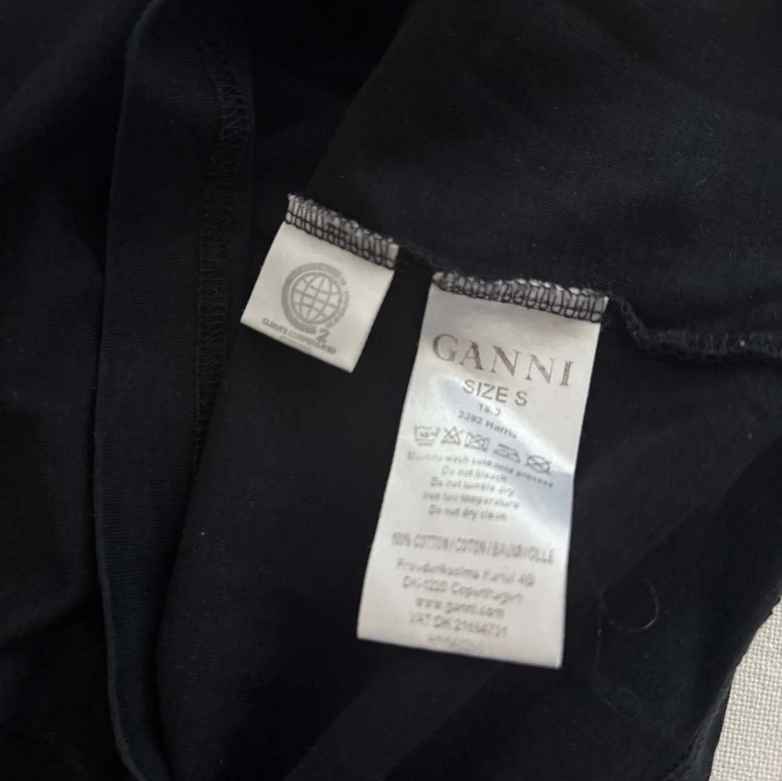 Svart Power Angels t-shirt från Ganni - 4